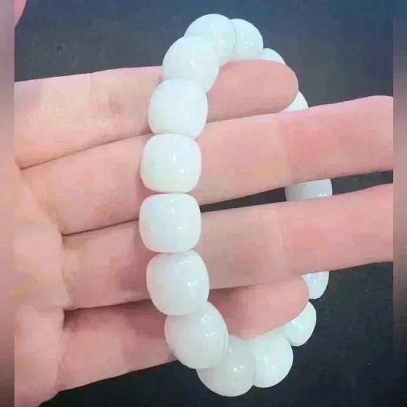Natural Bodhi Seed  Bracelet - Serenity Bead Design - Picture 3 of 5